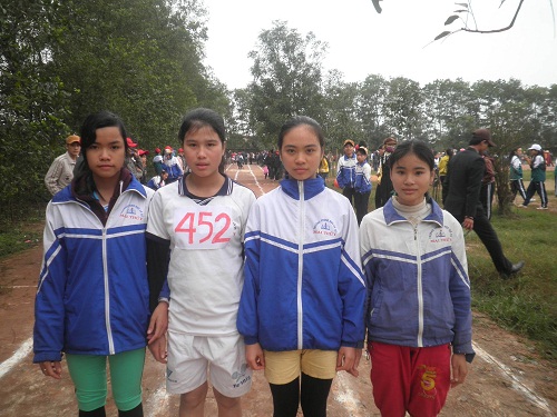 Nhat chay 4 x 100m nu.jpg
